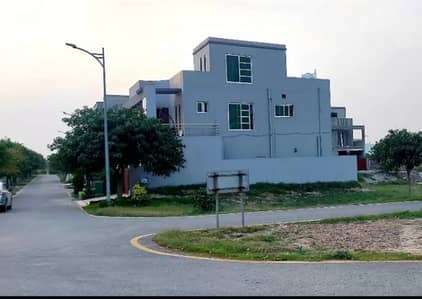 Ideal Location 8 Marla Residential Plot Available Far Sale In New Lahore City Near to 1 Km Ring Road SL3