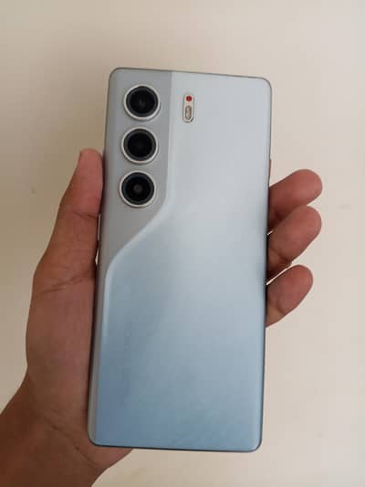 Techno camon 40 pro
