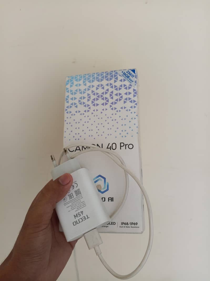 Techno camon 40 pro 1