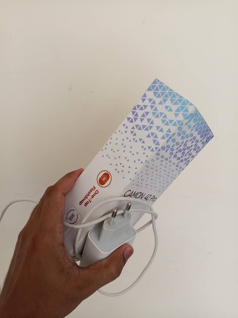 Techno camon 40 pro 2