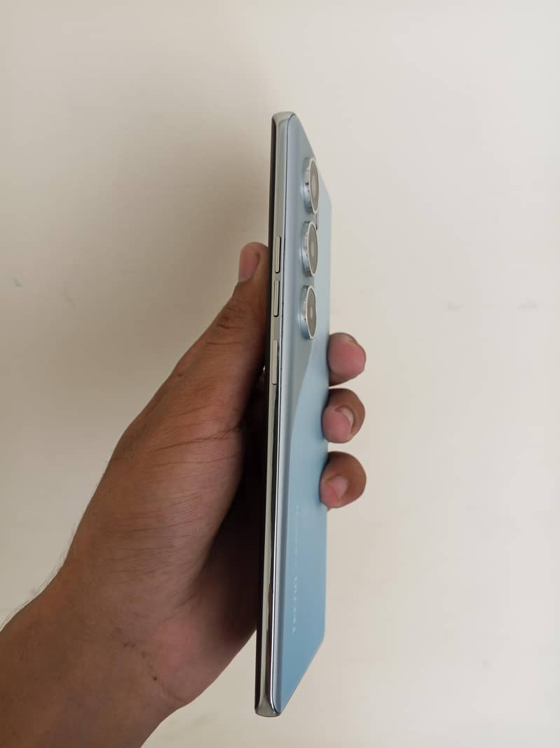 Techno camon 40 pro 6