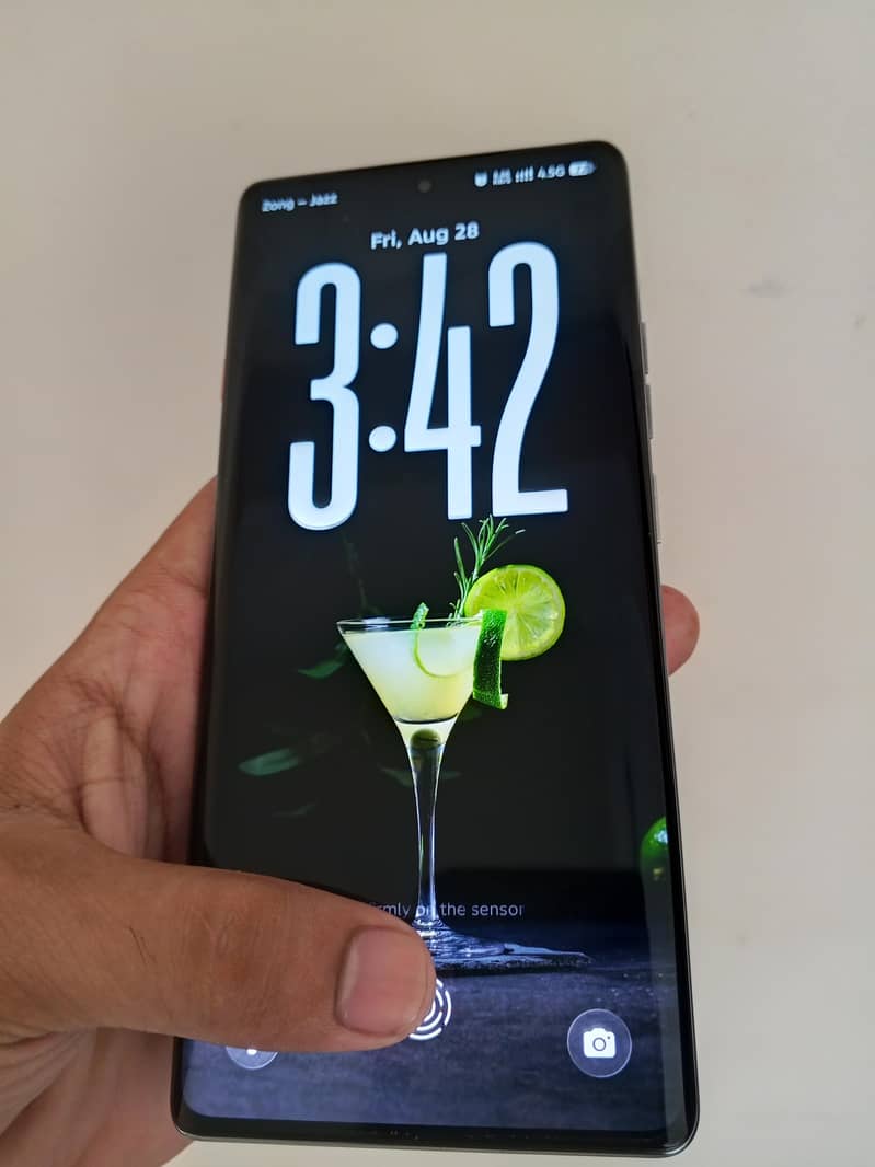 Techno camon 40 pro 8