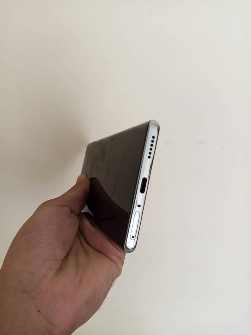 Techno camon 40 pro 10