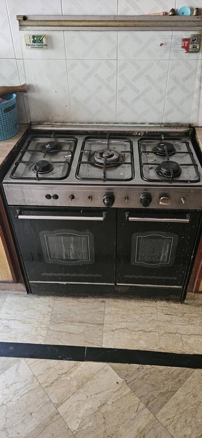 5 burner stove all working with oven perfect work