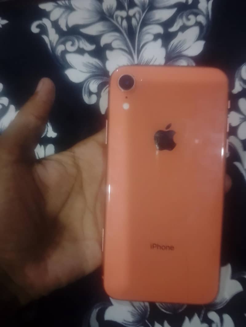 iPhone XR 3
