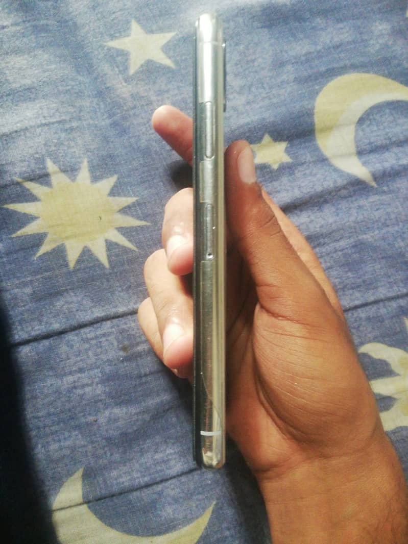 Apple iPhone X 3