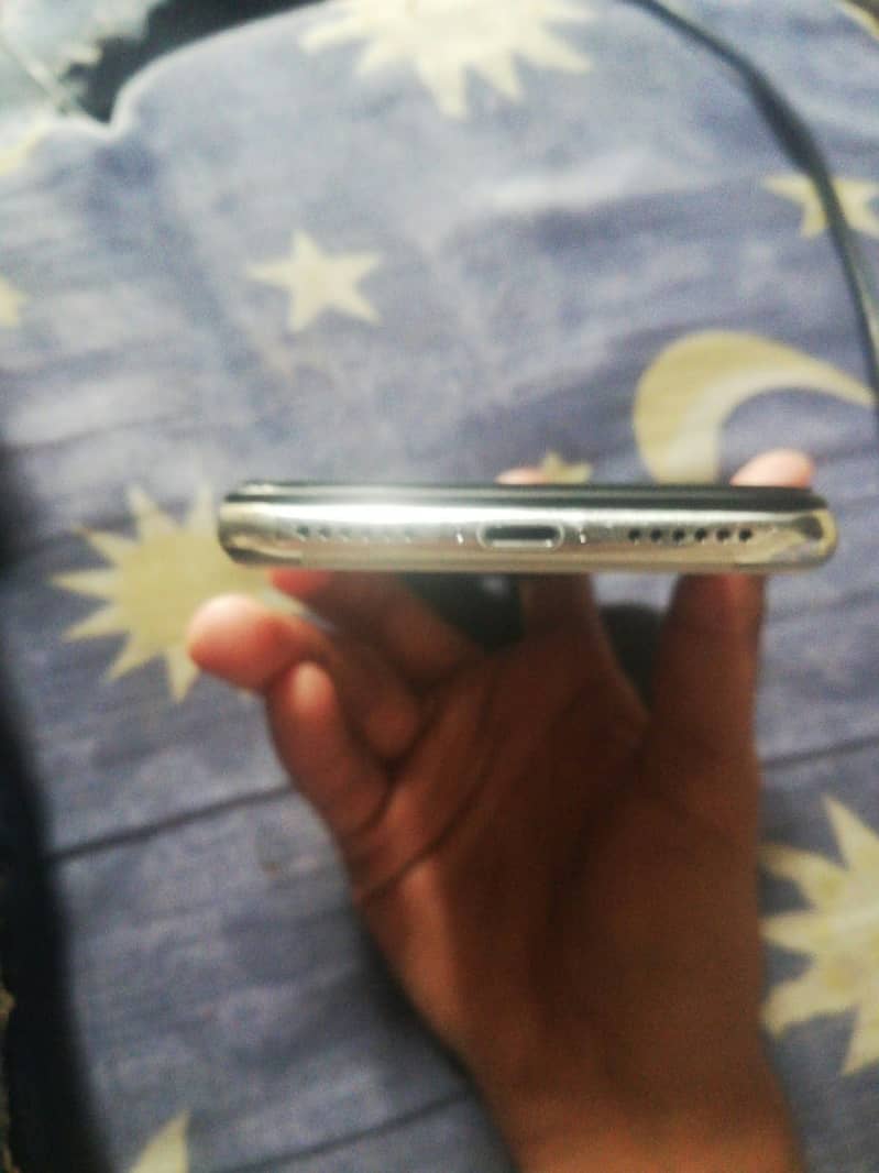 Apple iPhone X 5