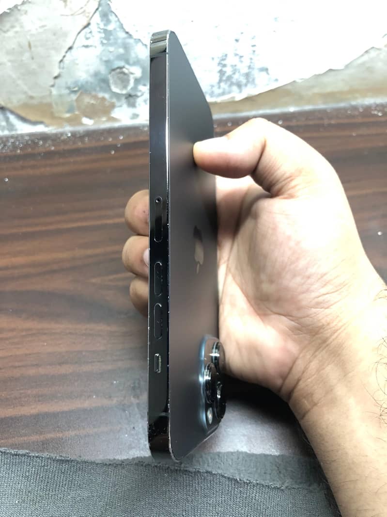 Apple iPhone 13 Pro Max 11