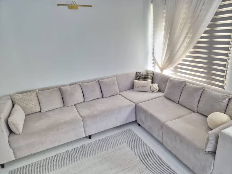 L shaped sofa excellent condition 0