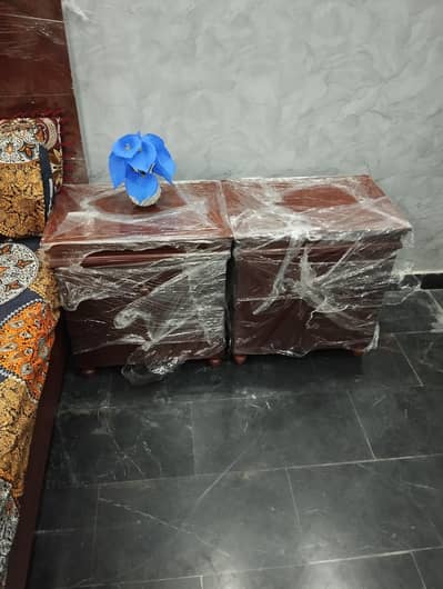 Brand new / unused Wooden bed set. king size bed set