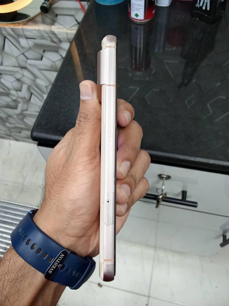 Google Pixel 8 5