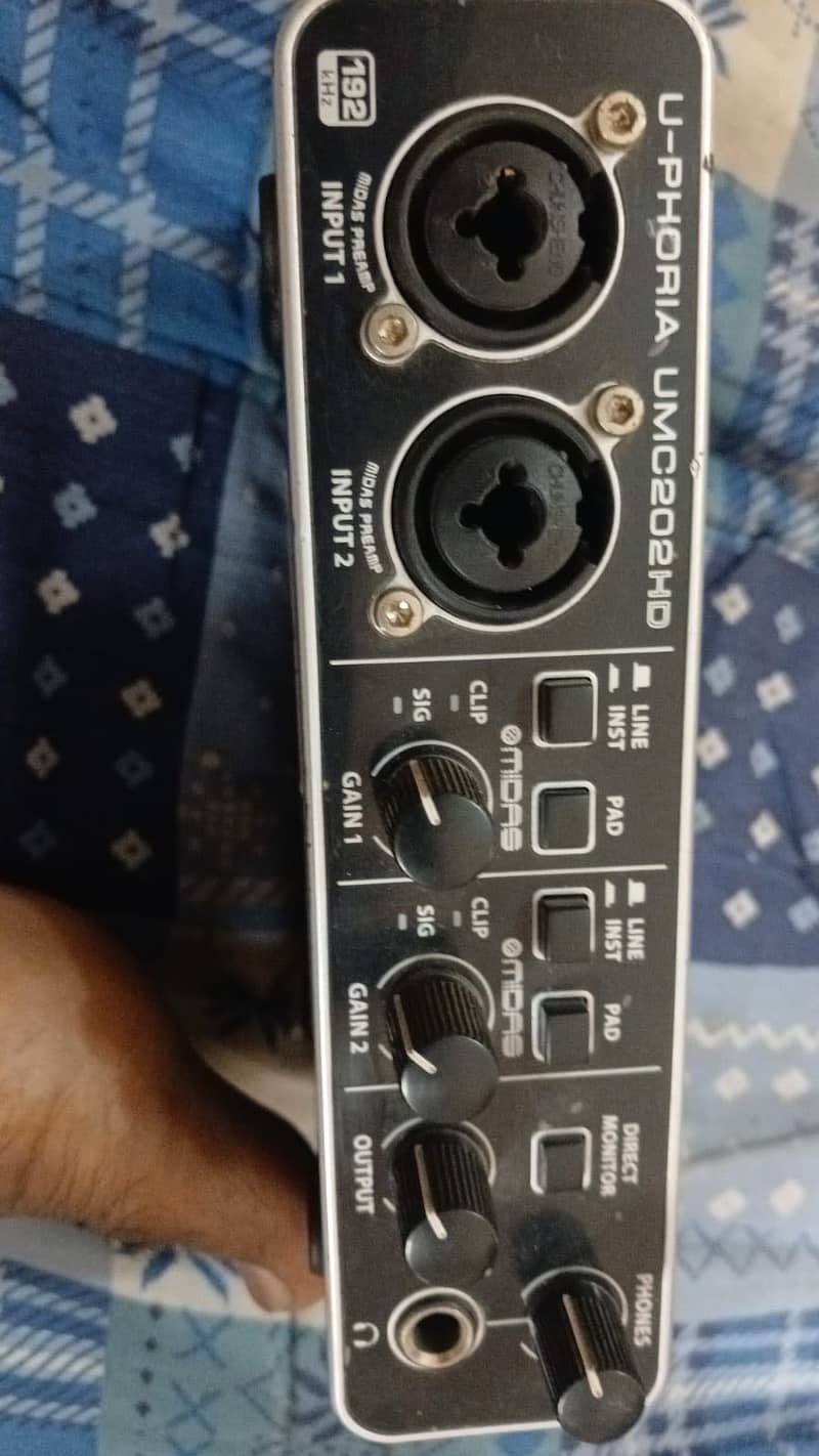 Behringer UMC 202HD 0