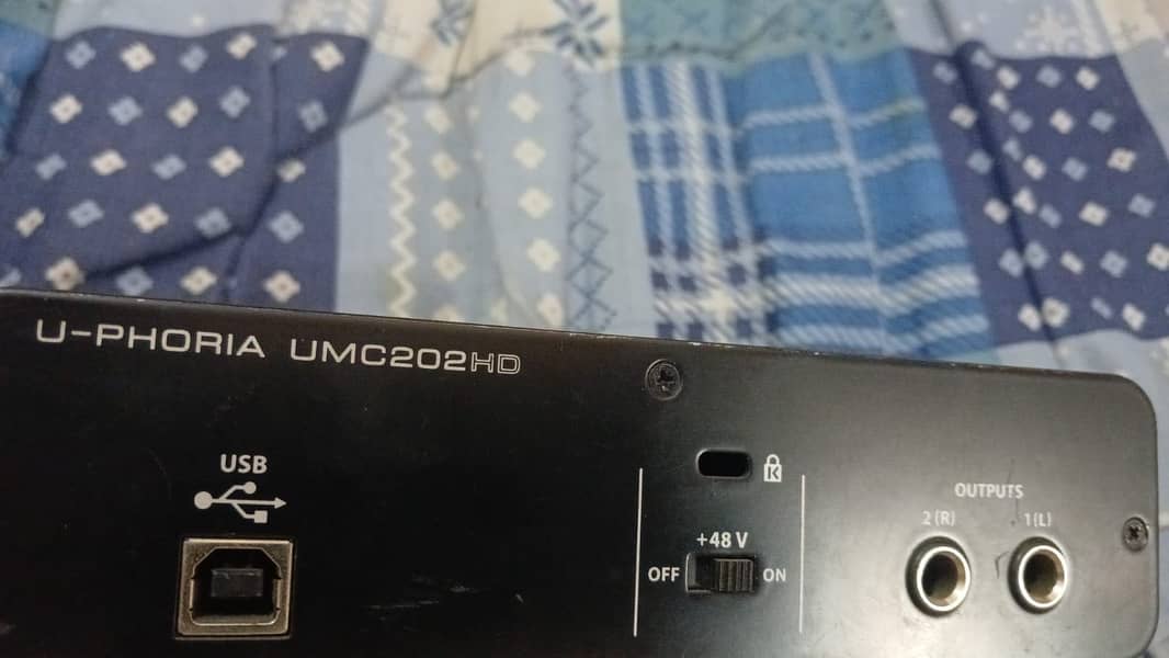 Behringer UMC 202HD 2