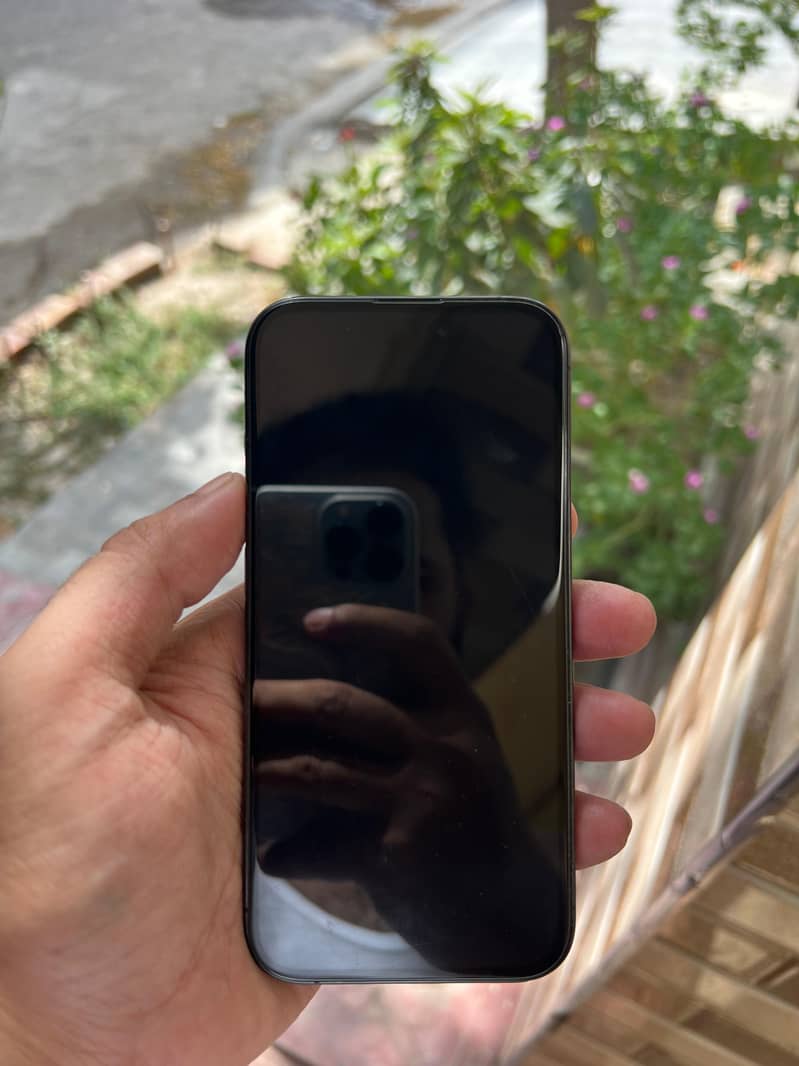 Apple iPhone 15 Pro 1