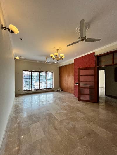 Lower Portion House for Rent in E-11/2