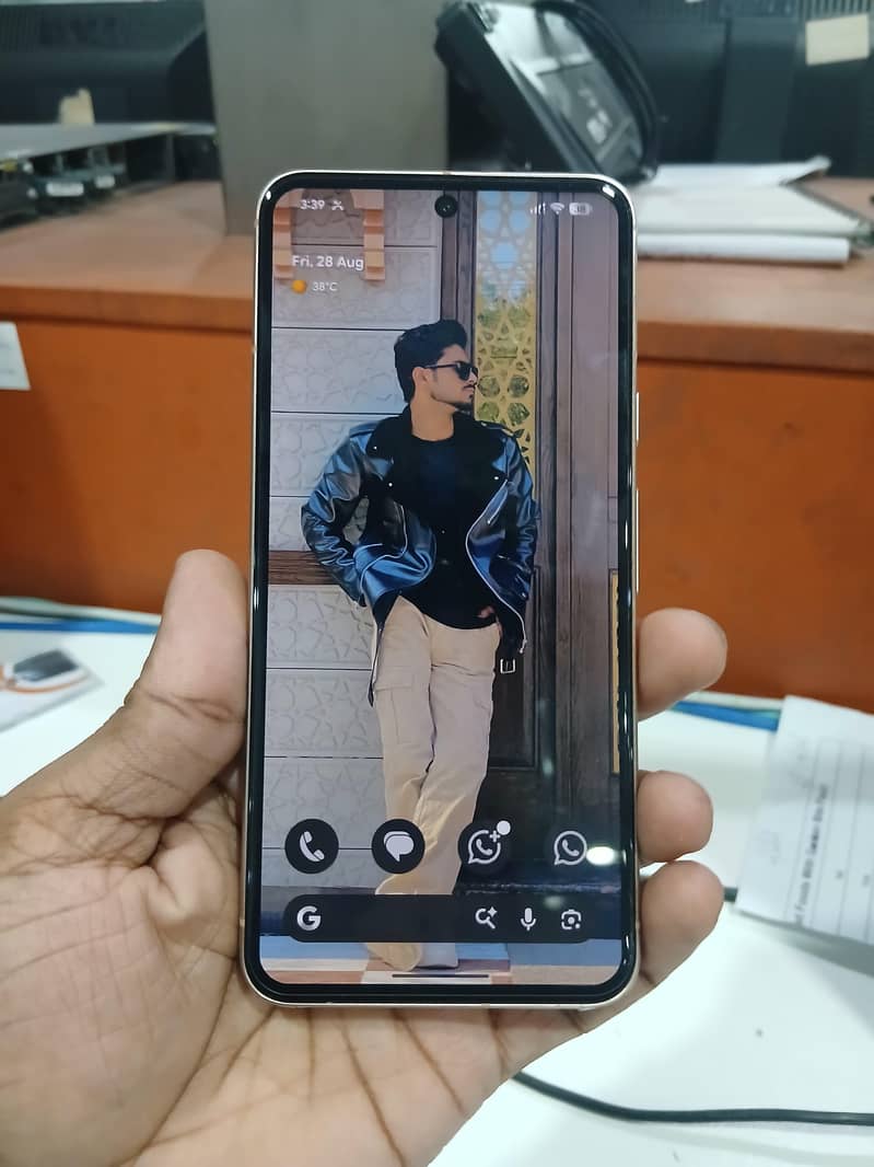 Google Pixel 8 3