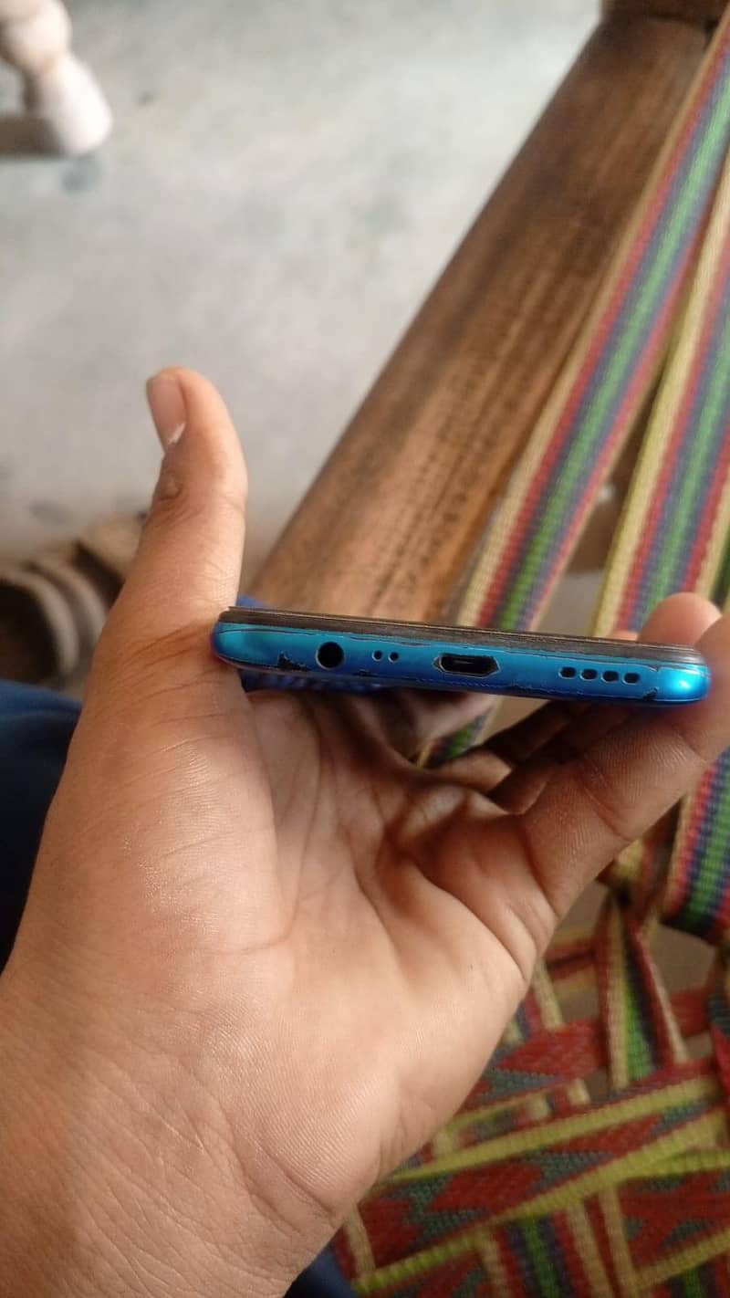 Realme C3 4