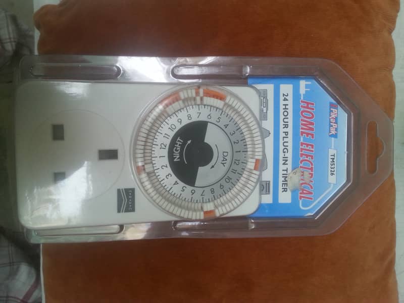 Automatic ON and OFF Programmable Timer Smart plugs 0