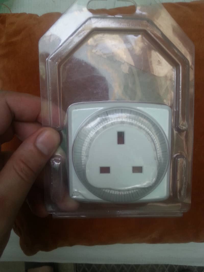 Automatic ON and OFF Programmable Timer Smart plugs 8