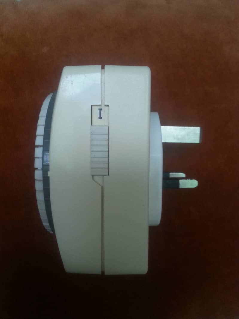 Automatic ON and OFF Programmable Timer Smart plugs 10