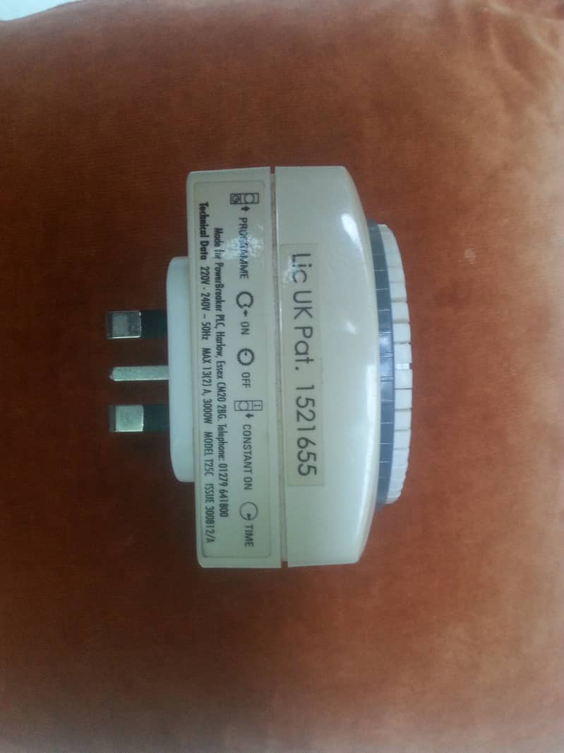 Automatic ON and OFF Programmable Timer Smart plugs 11