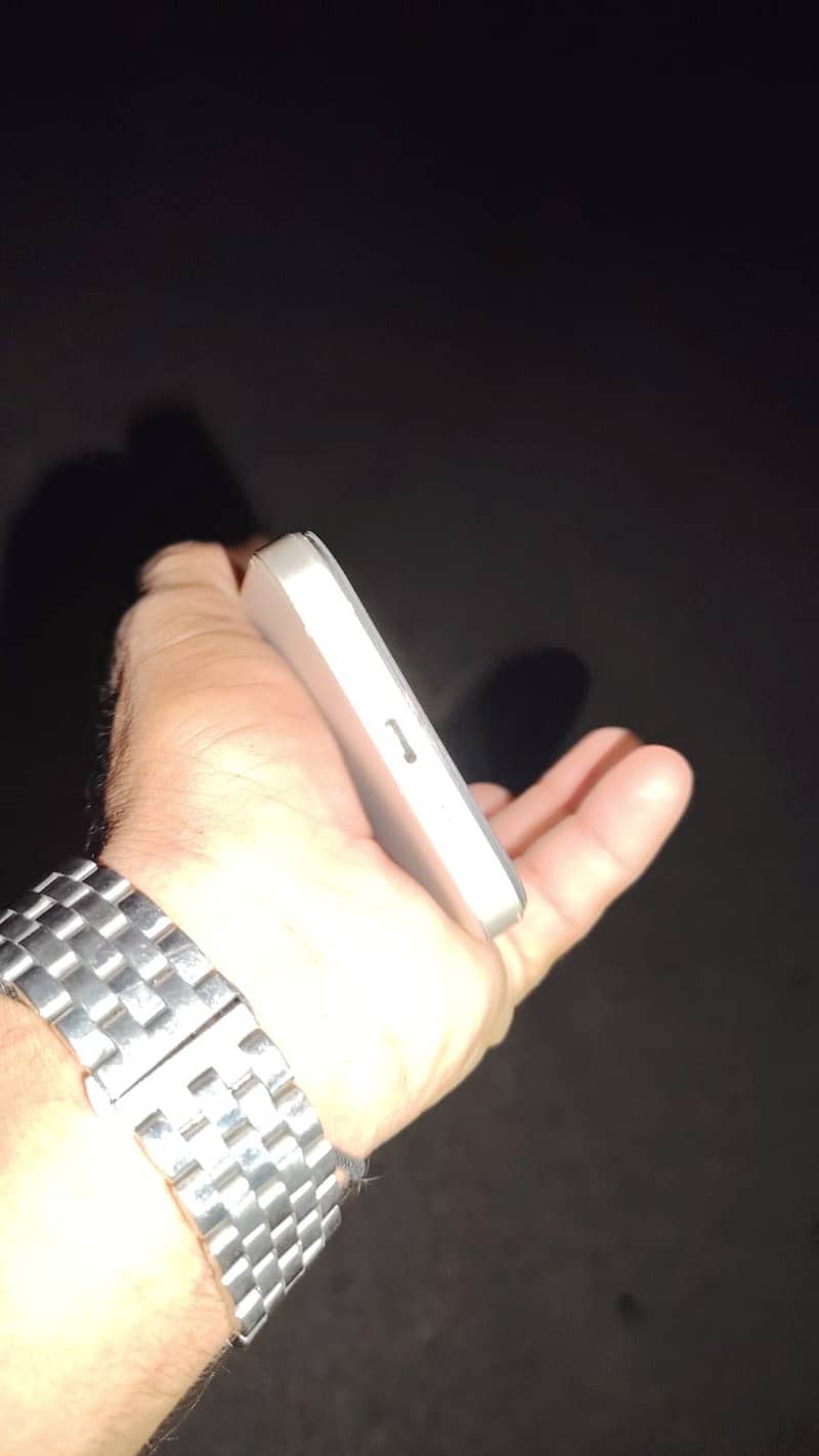 Apple iPhone 14 2