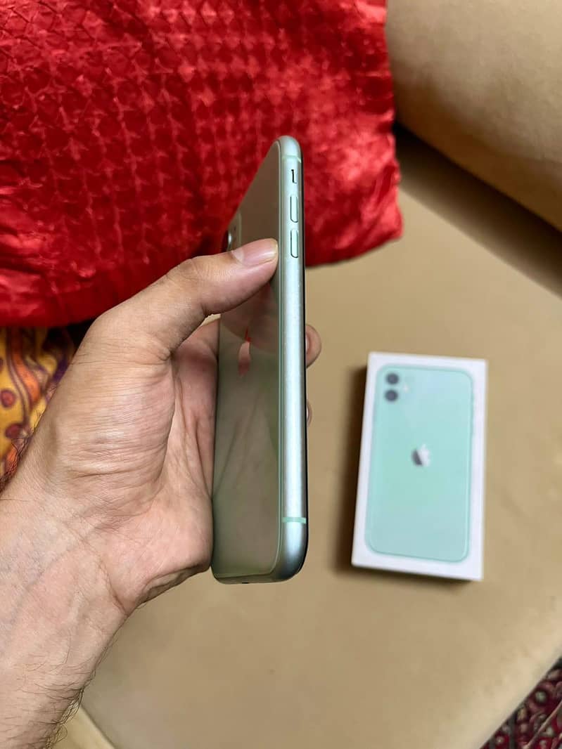 Apple iPhone 11 5