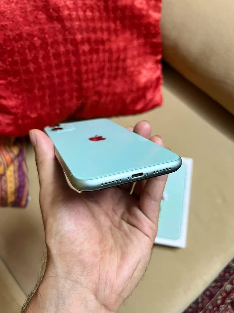 Apple iPhone 11 6