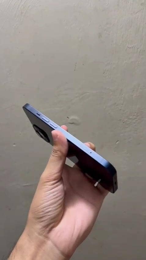 Apple iPhone 13 3