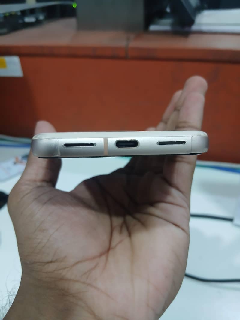 Google Pixel 8 3