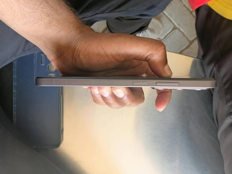 Realme C75 1