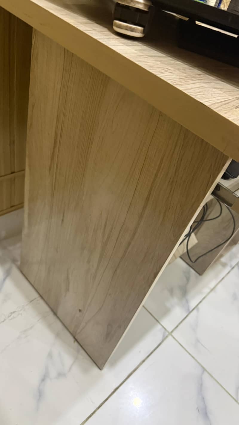 Table for Computer/Pc 1