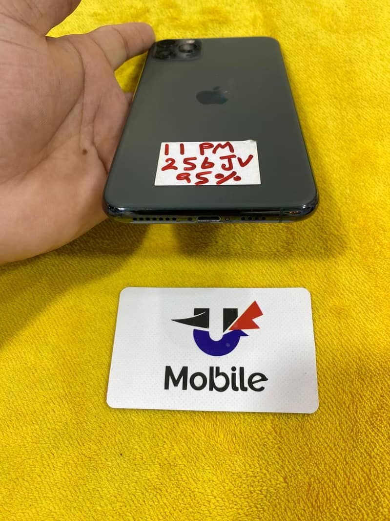Apple iPhone 11 Pro Max 3