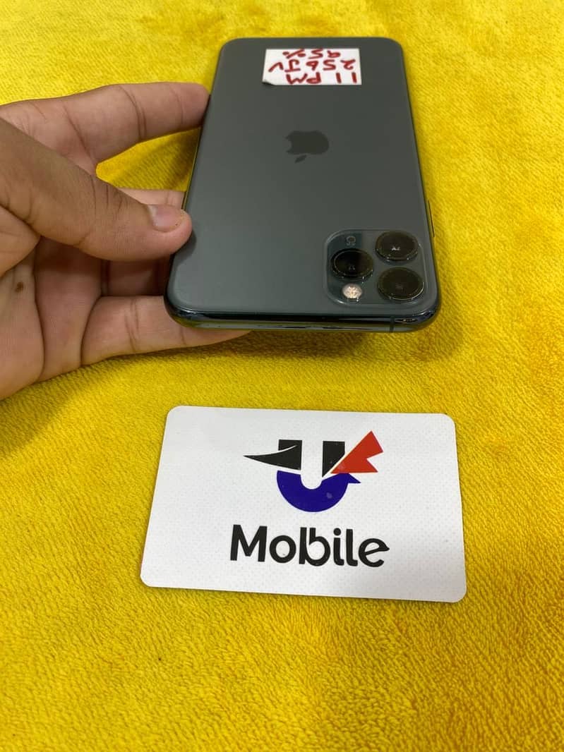 Apple iPhone 11 Pro Max 4
