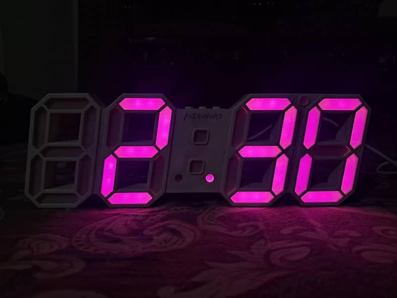 kogan clock led controlable by app 4