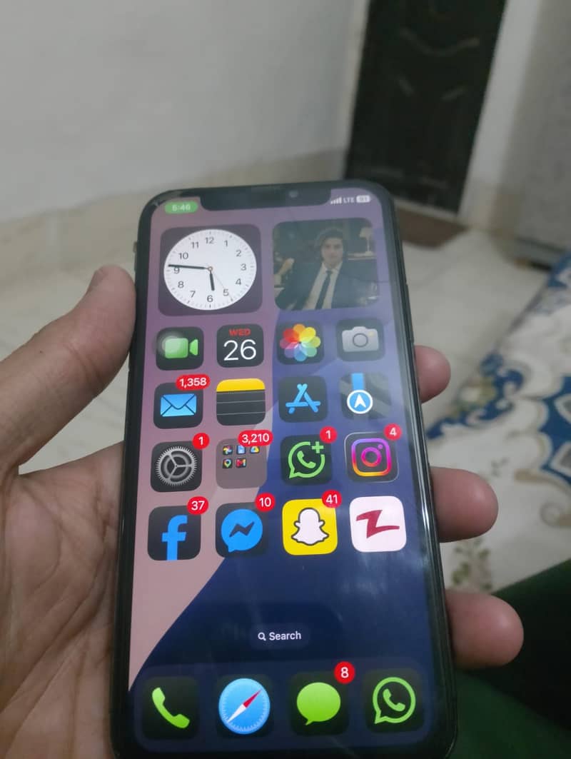 Apple iPhone XS 5