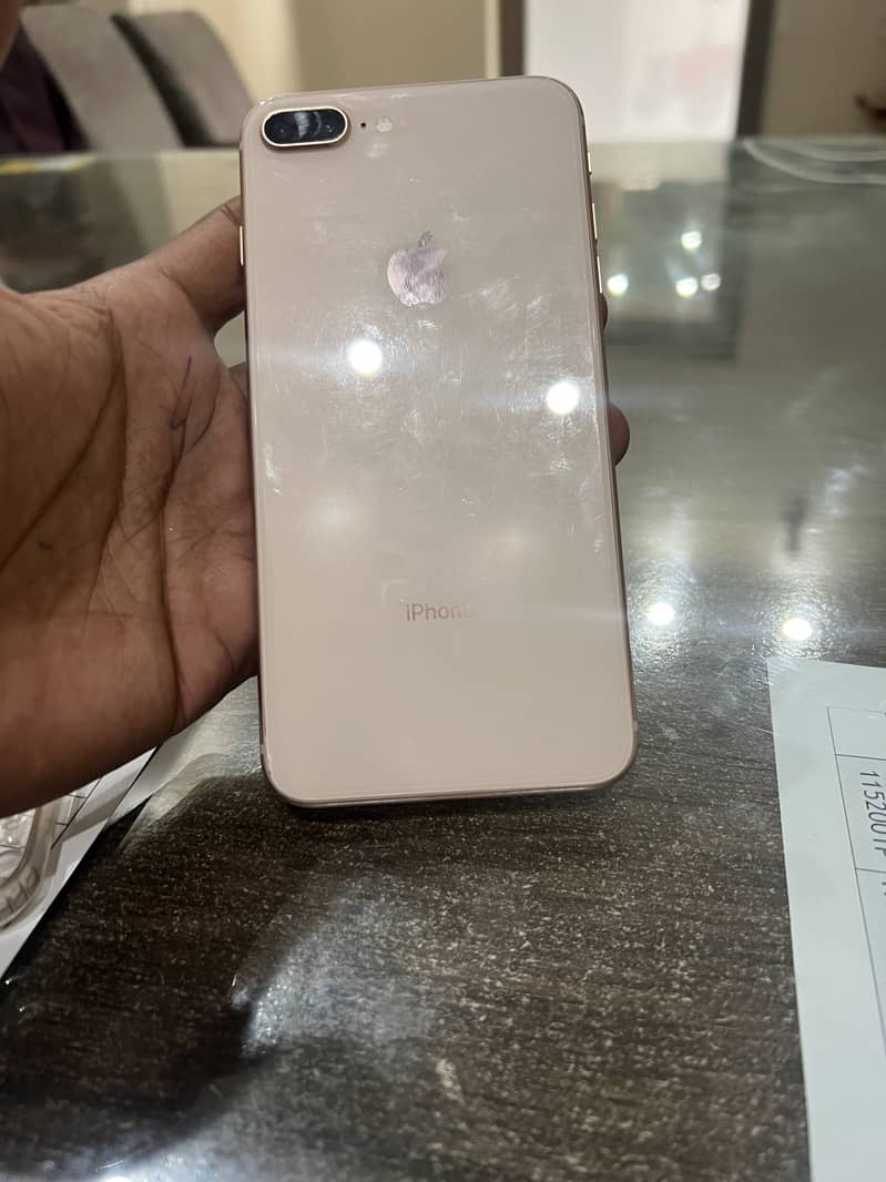 Apple iPhone 8 Plus 5