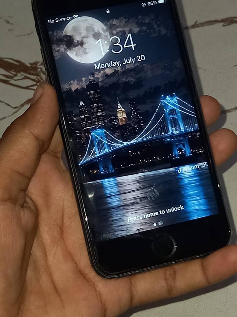Apple iPhone 7 Plus 2