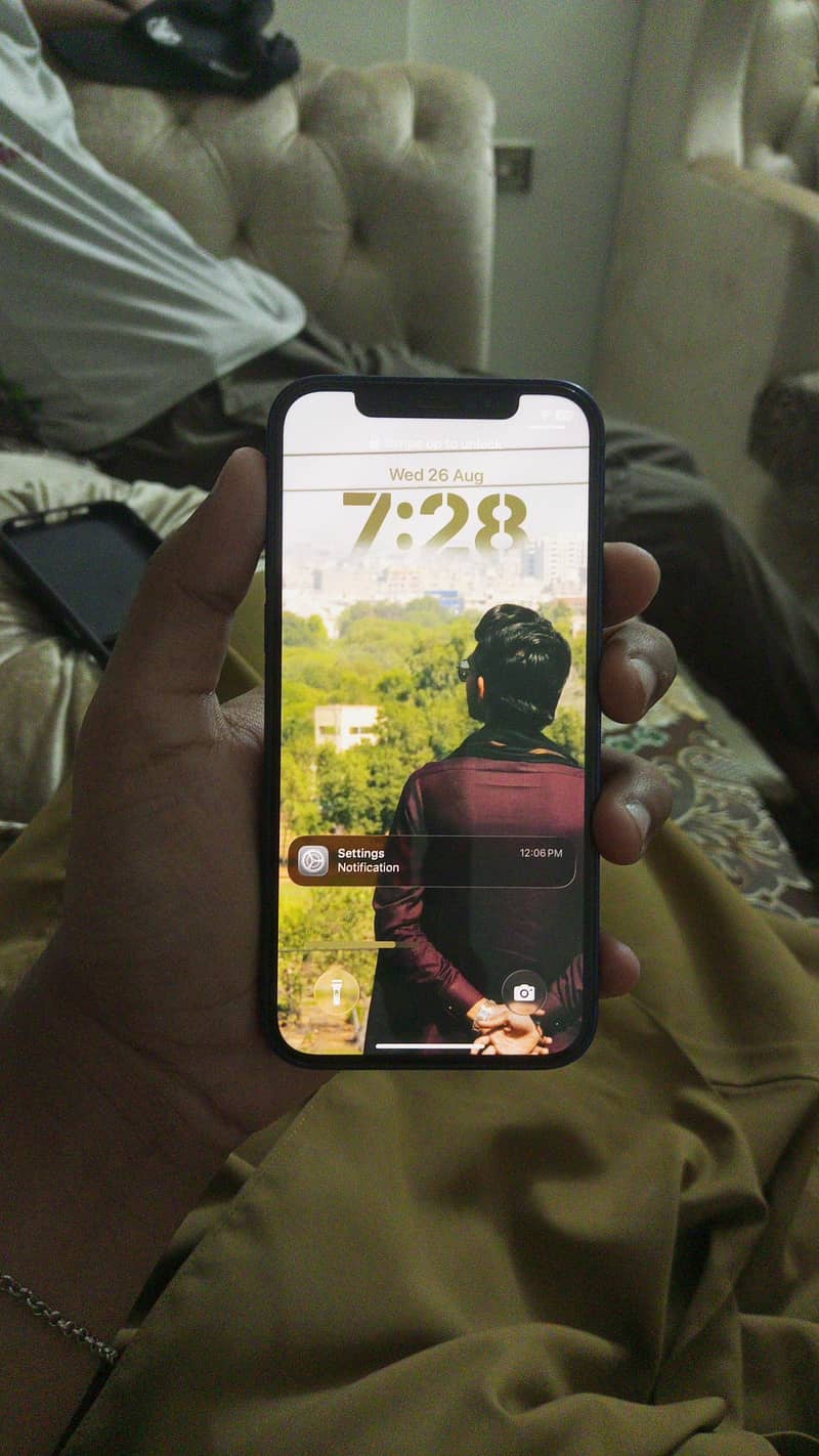 Apple iPhone 12 6