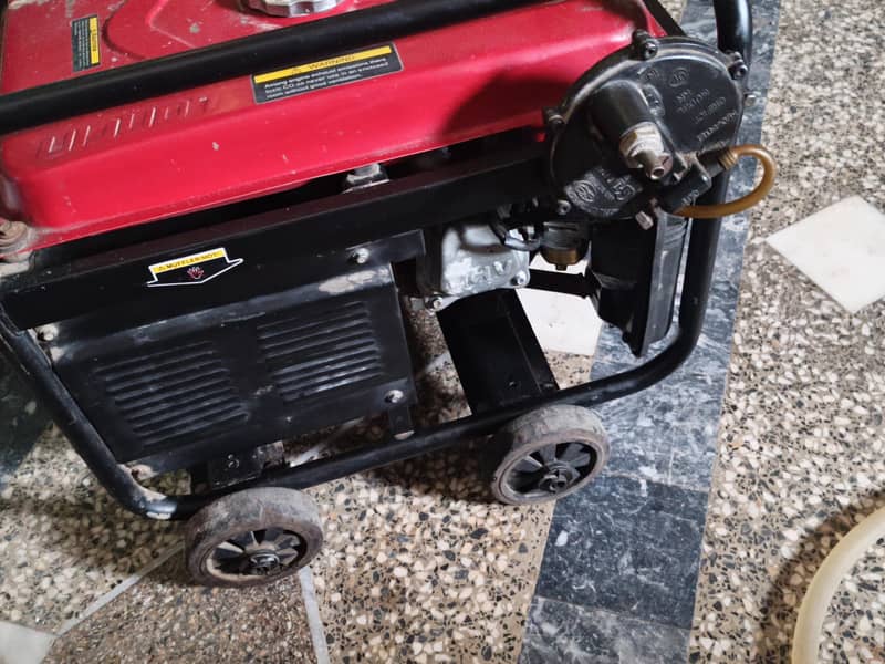 RED colour loncin generator 1