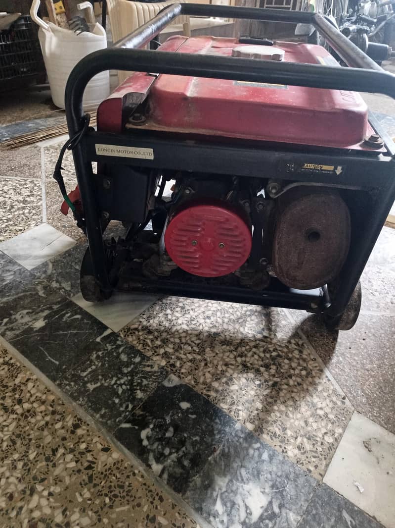 RED colour loncin generator 3