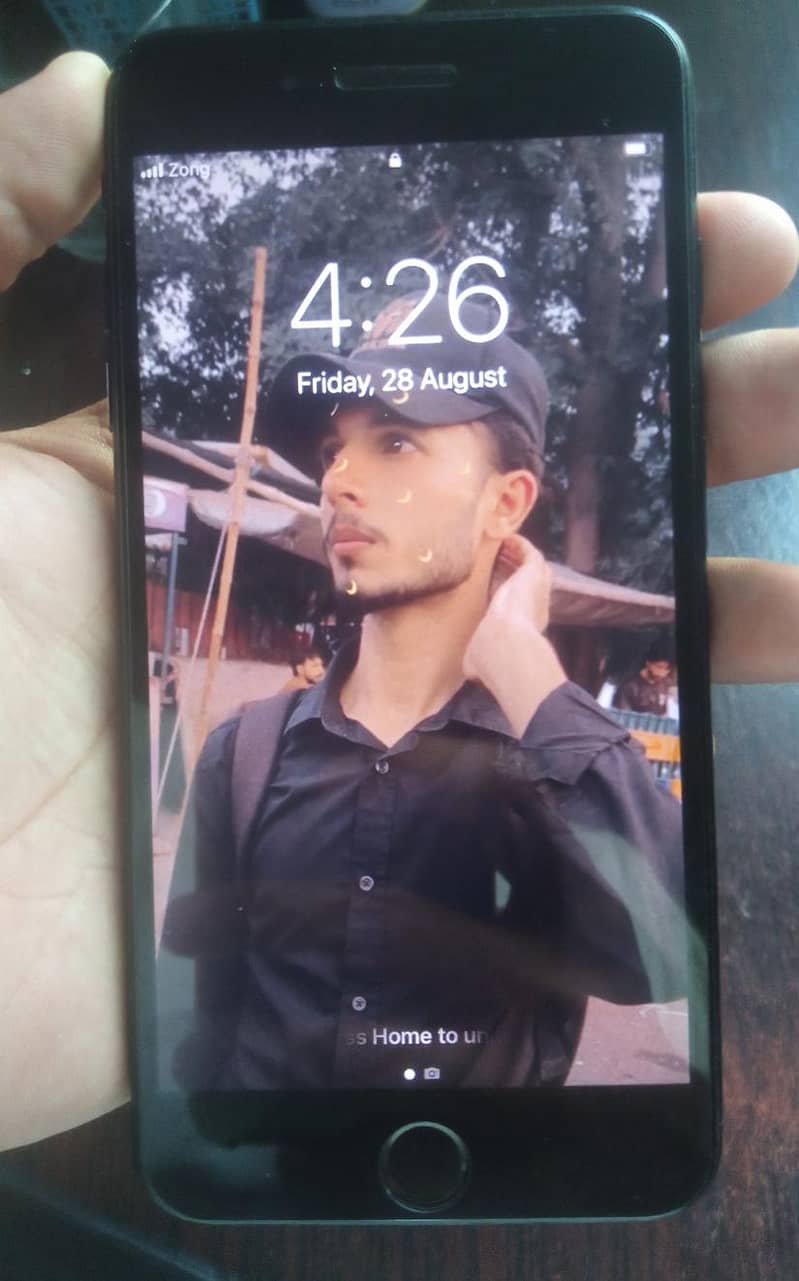 Apple iPhone 7 Plus 2