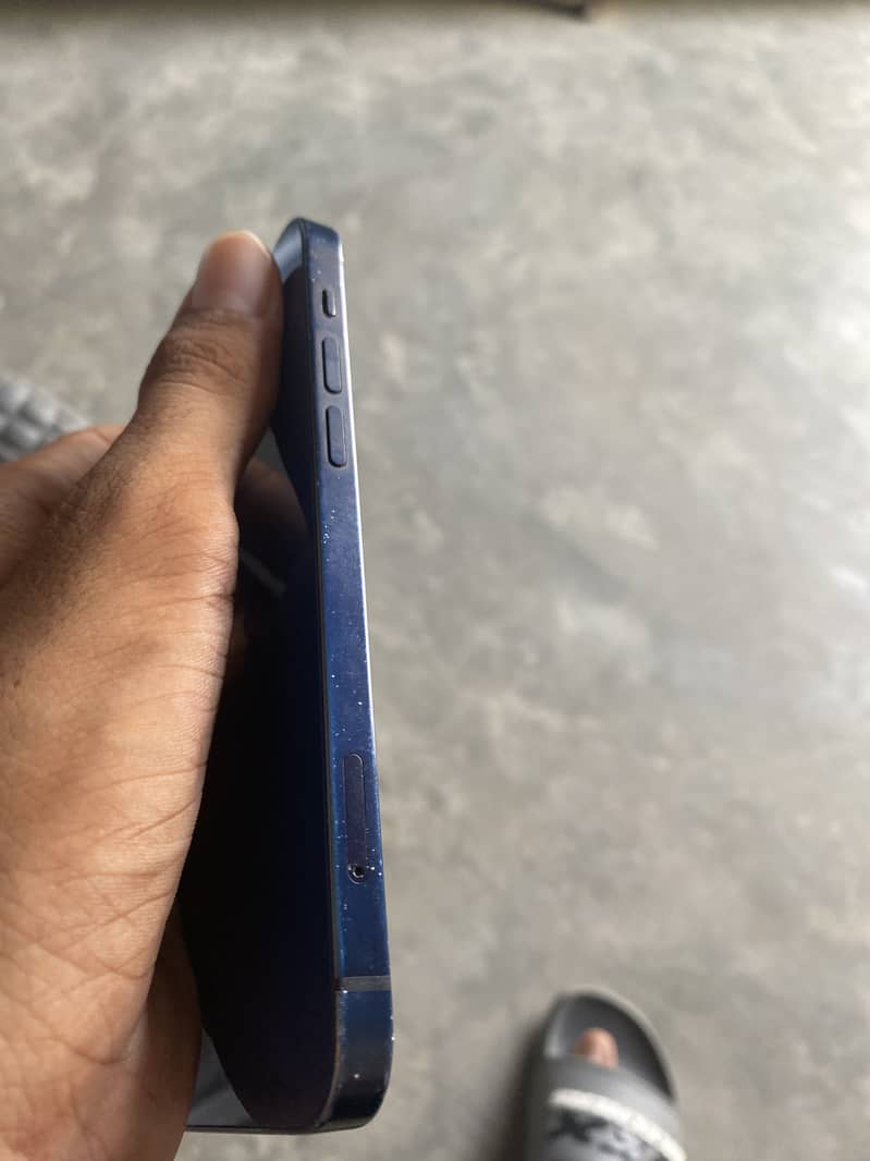 Apple iPhone 12 2