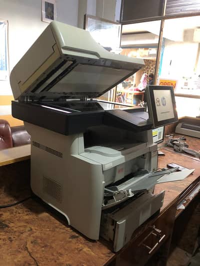 Laserjet 500 MPF M525