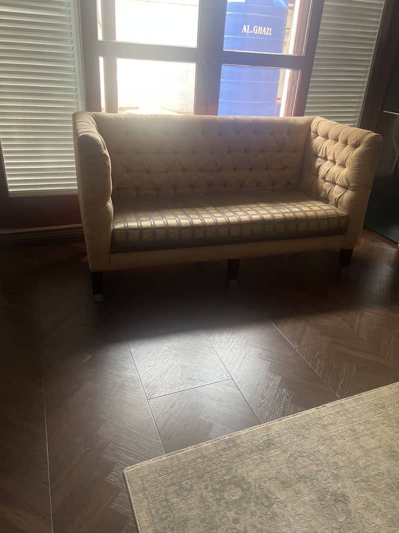 2 sofa seater 0