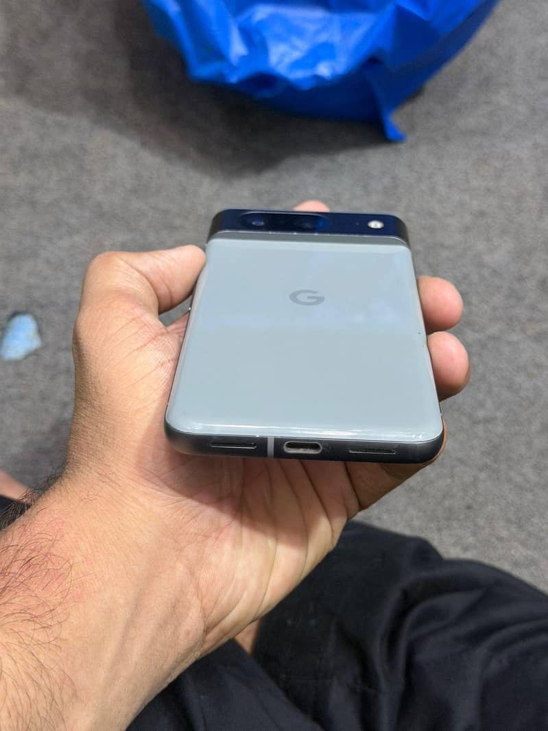 Google Pixel 8 5