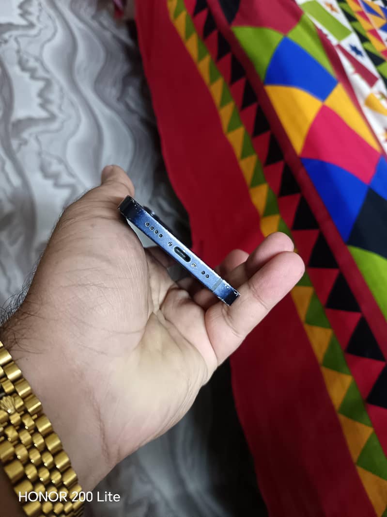 Apple iPhone 12 mini 4