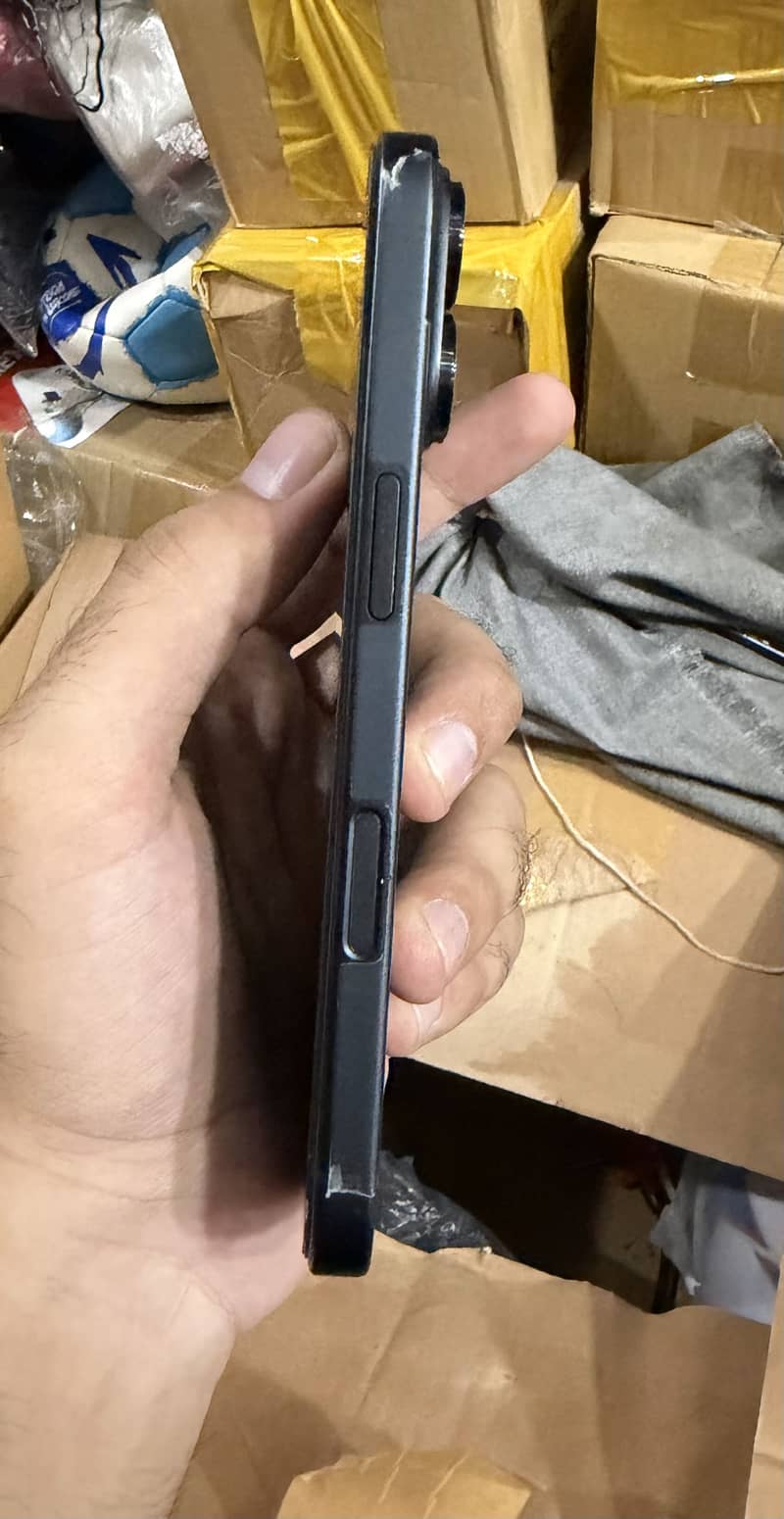 IPhone 16 JV 5