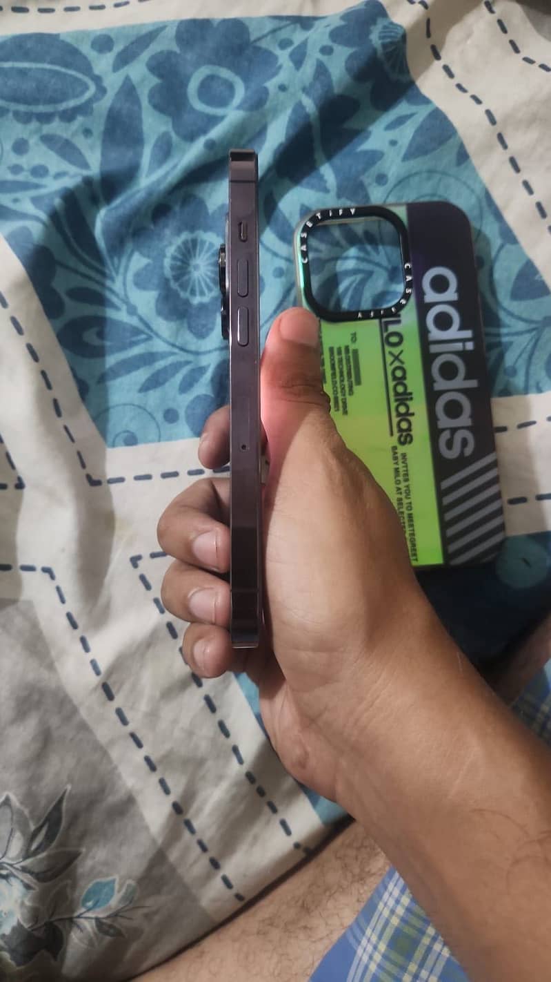 Apple iPhone 14 Pro 2