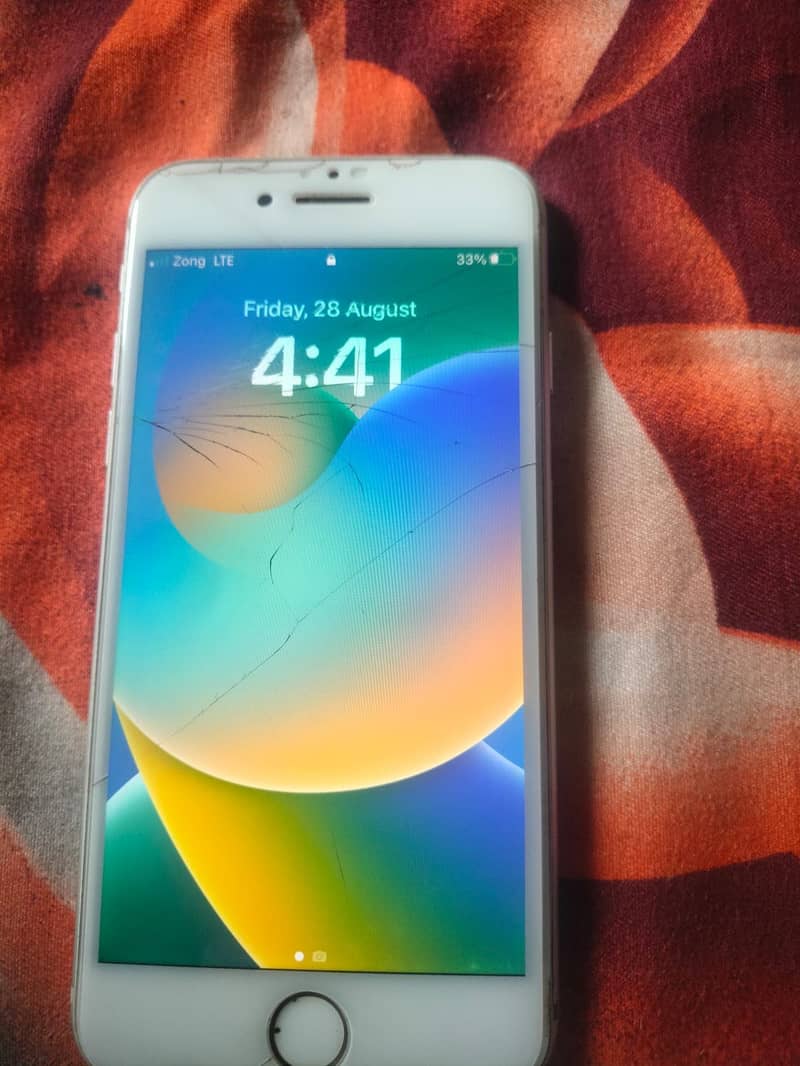 Apple iPhone 8 1